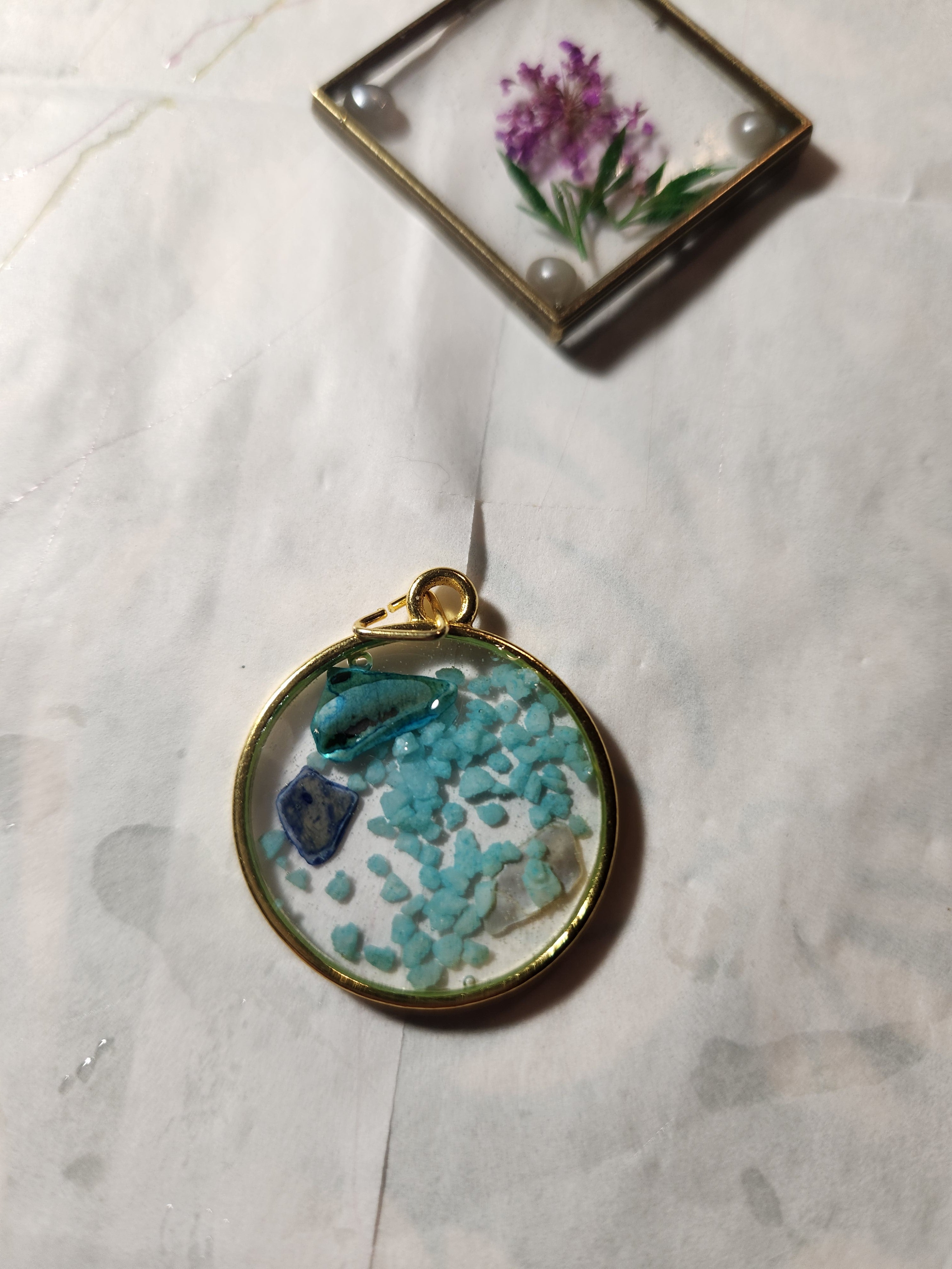 resin pendant necklace